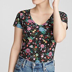 Black and colorful flowers V-neck stretch organic cotton tee NWT